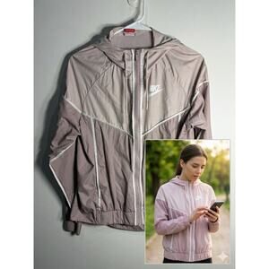 Nike Windrunner Jacket Women M Pink Full Zip Hooded Lightweight Windbreaker